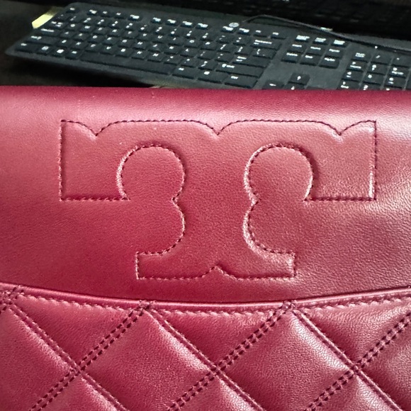 Tory bunch Elegant Burgundy Quilted Chain Bag - Picture 11 of 17